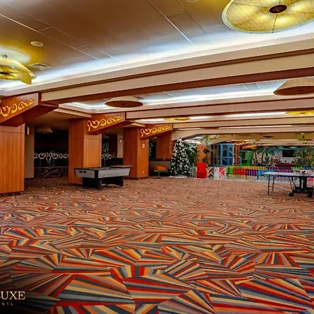 Appartement Flowers By Yamaluxe Boekarest